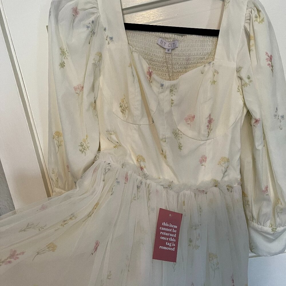 Ivy City Co Florence Dress in White Floral